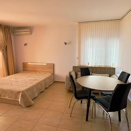 в комплекс златна дюна Apartment Nesebar